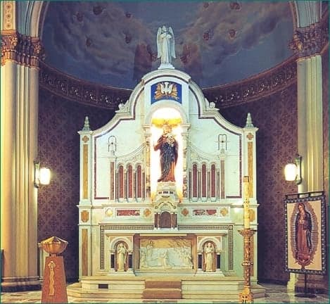 interior_eastaltar2.jpeg