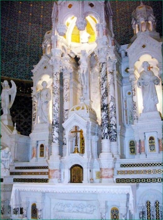 interior_highaltar2-524x705.jpeg